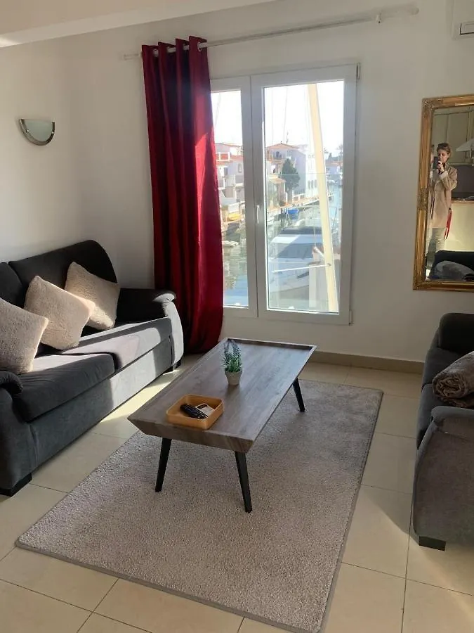 Waterside Apartment - Two Bedroom Empuriabrava