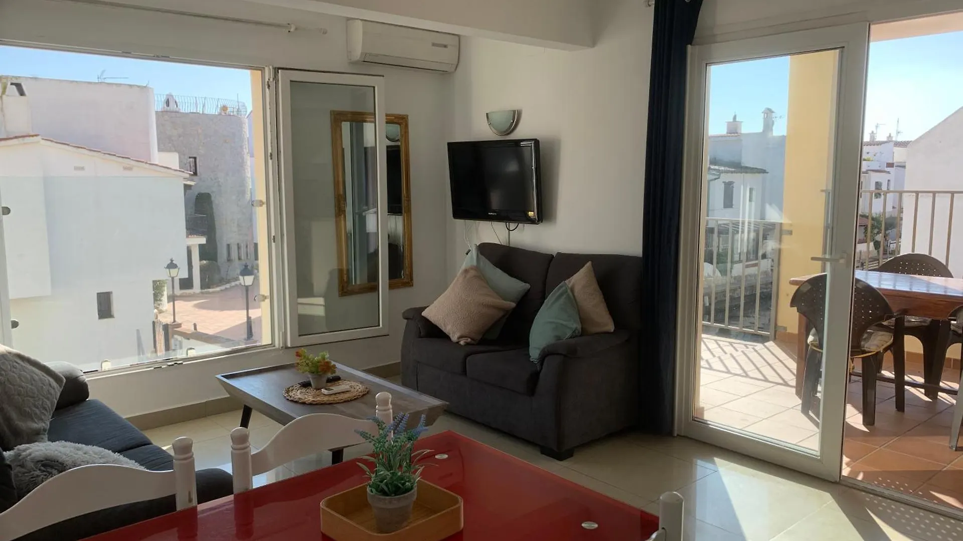 Waterside Apartment - Two Bedroom Empuriabrava 0*,  Spain