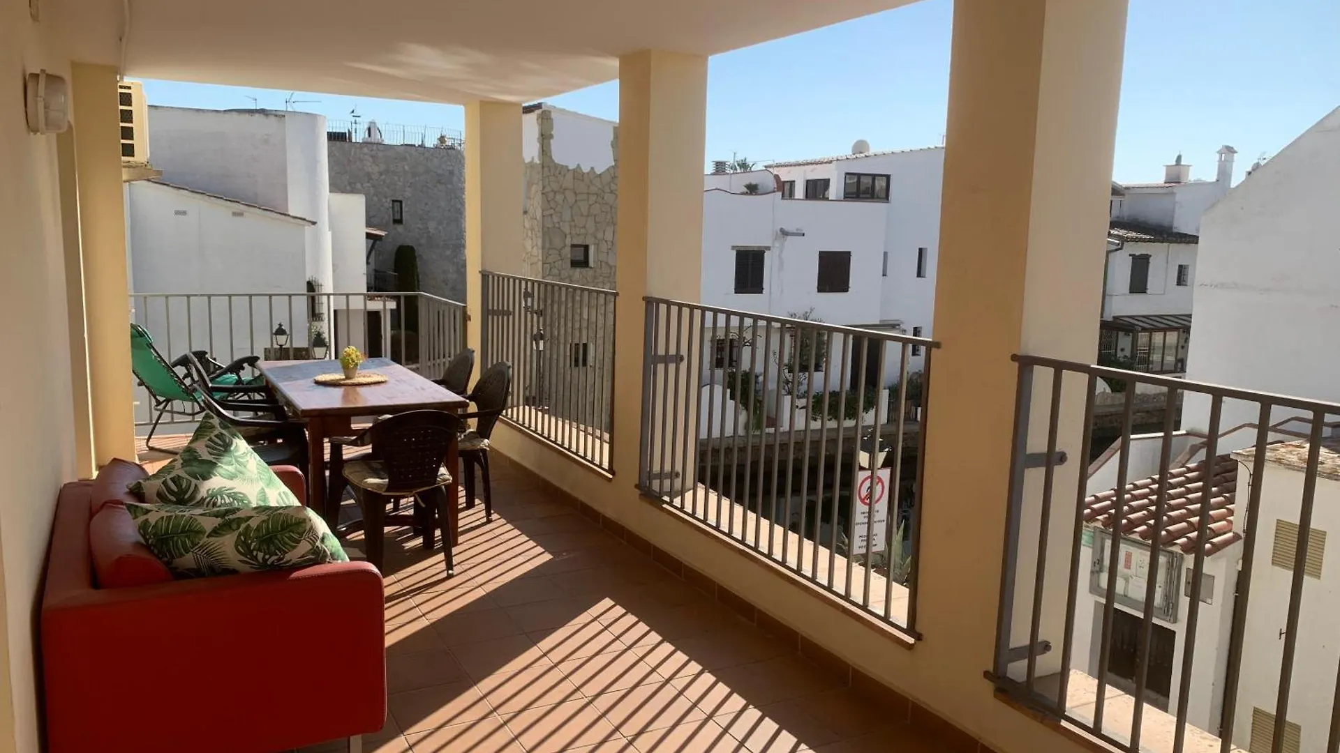 Waterside Apartment - Two Bedroom Empuriabrava Spain
