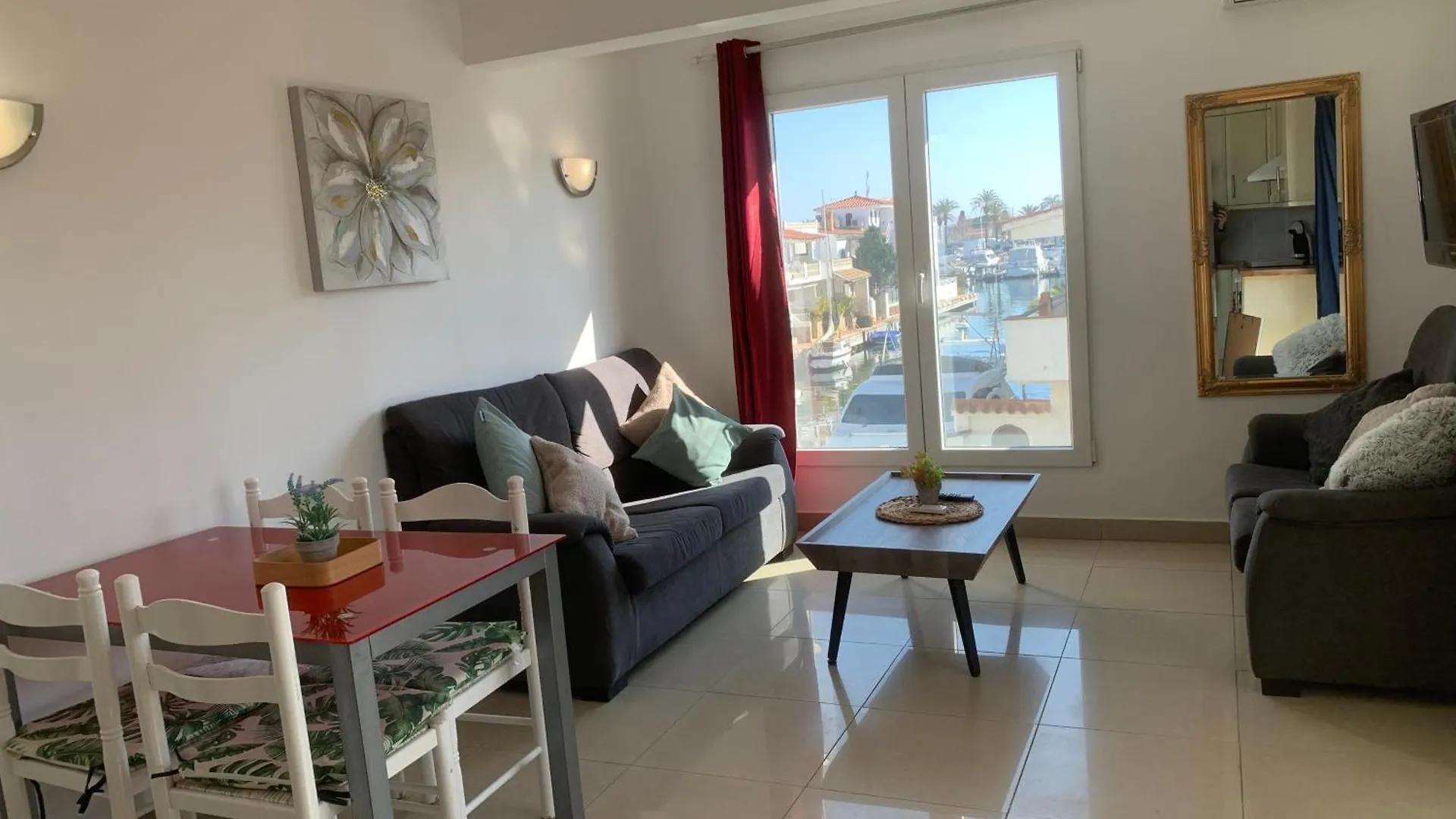 Waterside Apartment - Two Bedroom Empuriabrava
