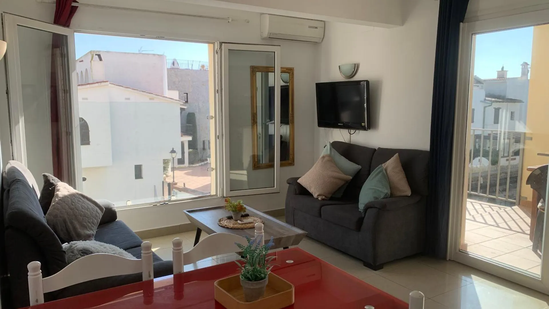 Waterside Apartment - Two Bedroom Empuriabrava 0*,  Spain