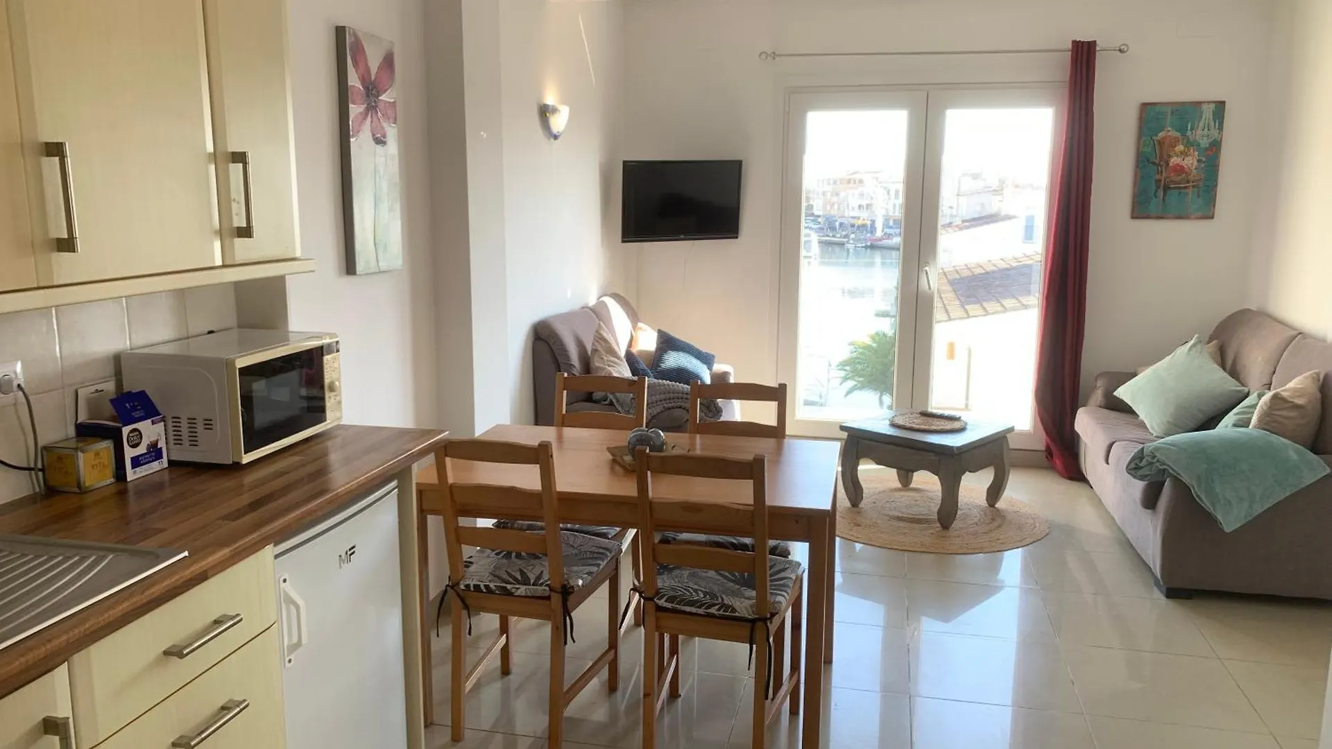 Waterside Apartment - Two Bedroom Empuriabrava