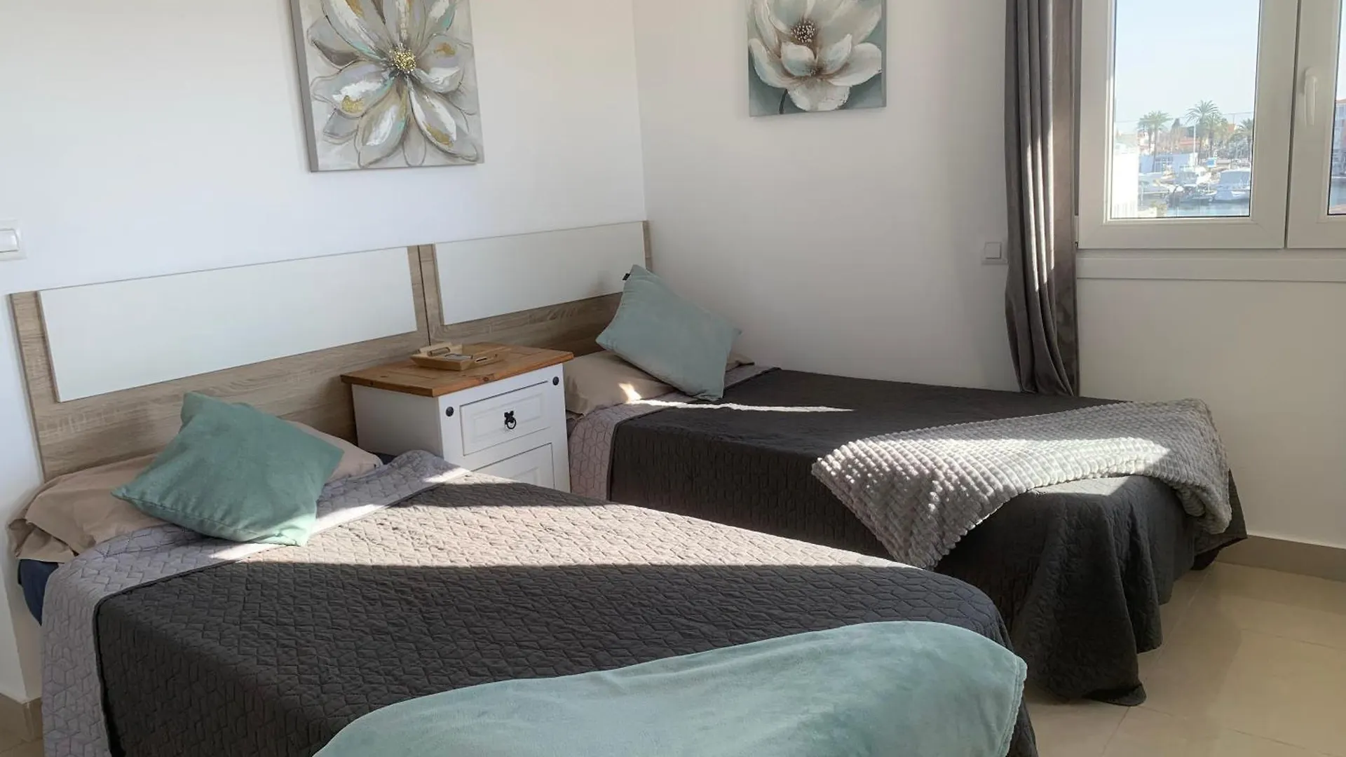 Waterside Apartment - Two Bedroom Empuriabrava