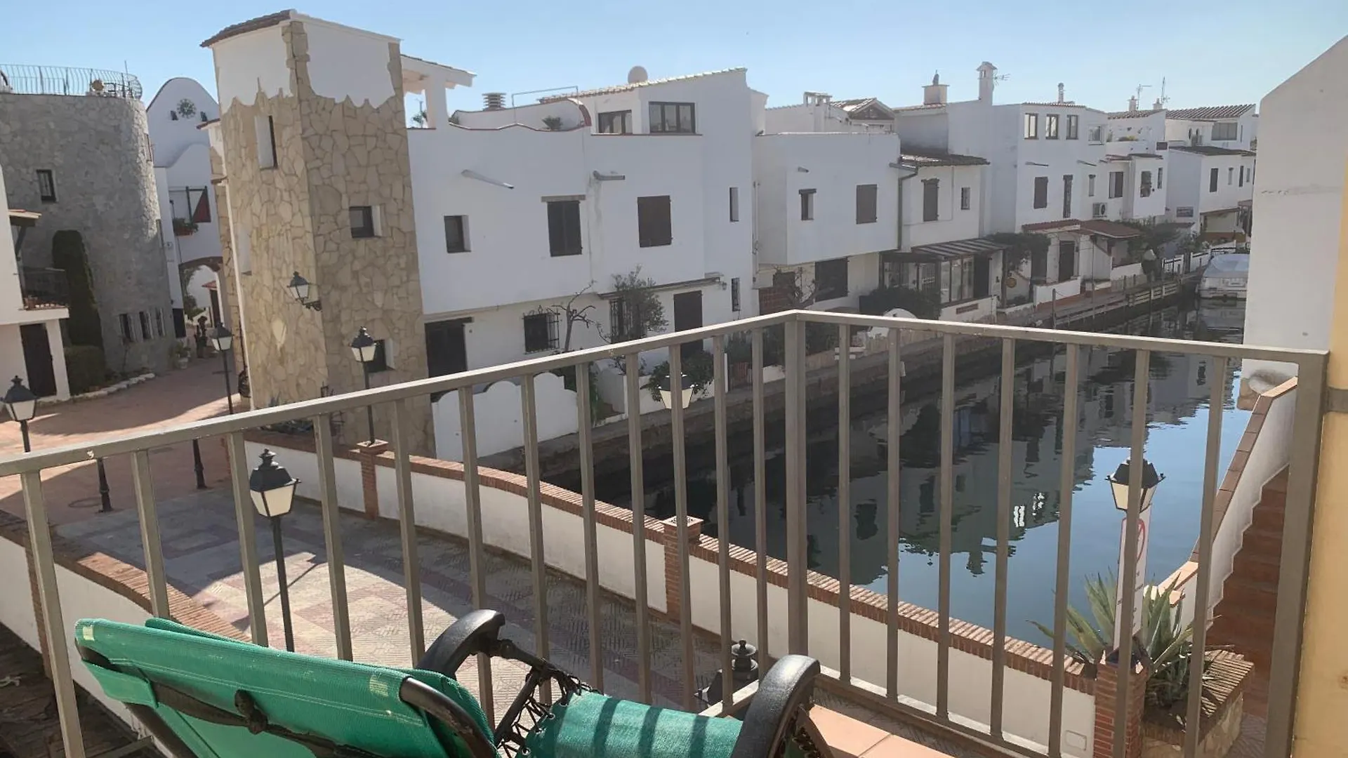 Waterside Apartment - Two Bedroom Empuriabrava