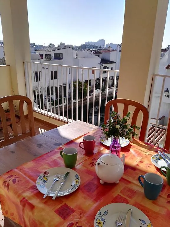 Waterside Apartment - Two Bedroom Empuriabrava