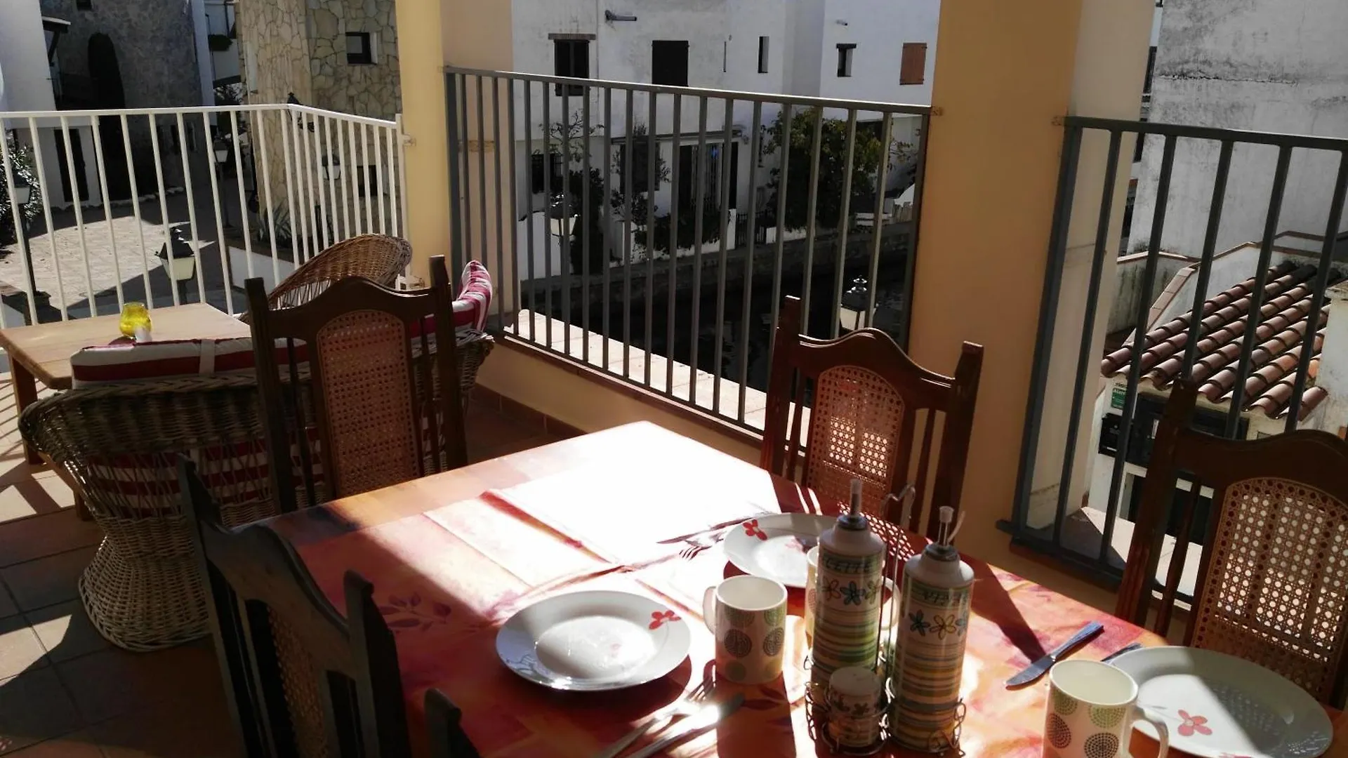 Waterside Apartment - Two Bedroom Empuriabrava